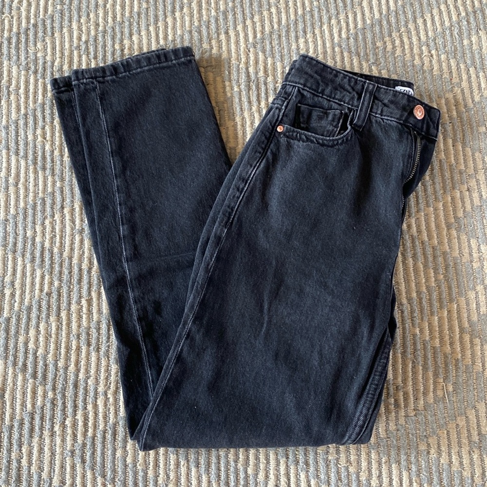 Womens Zara jeans size 2, straight leg